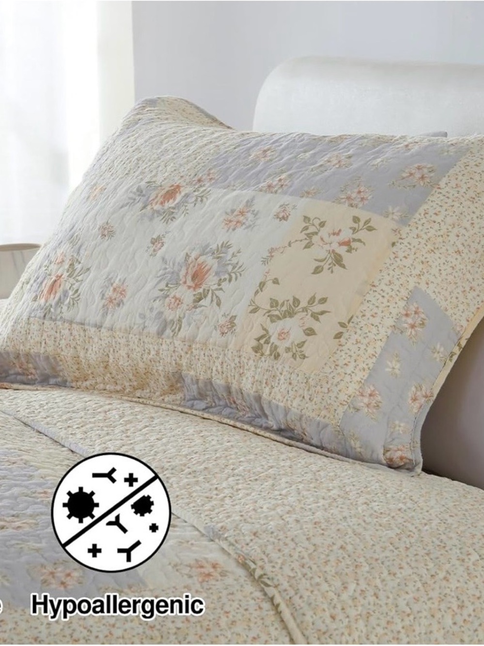 Vintage-Inspired Floral Patchwork Quilt Set in Cream and Light Blue - Picture 4 of 9